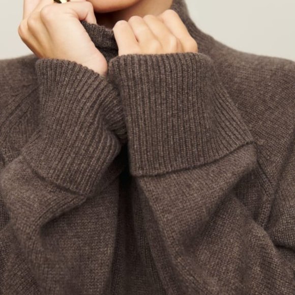 Reformation - Garrett Cashmere Oversized Turtleneck (Color: Hedgerow) - Picture 3 of 3